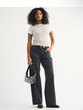 Abercrombie & Fitch- Curve Love Low Rise Ultra Loose Jean Black